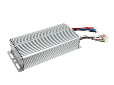 電動(dòng)車控制器電源方案